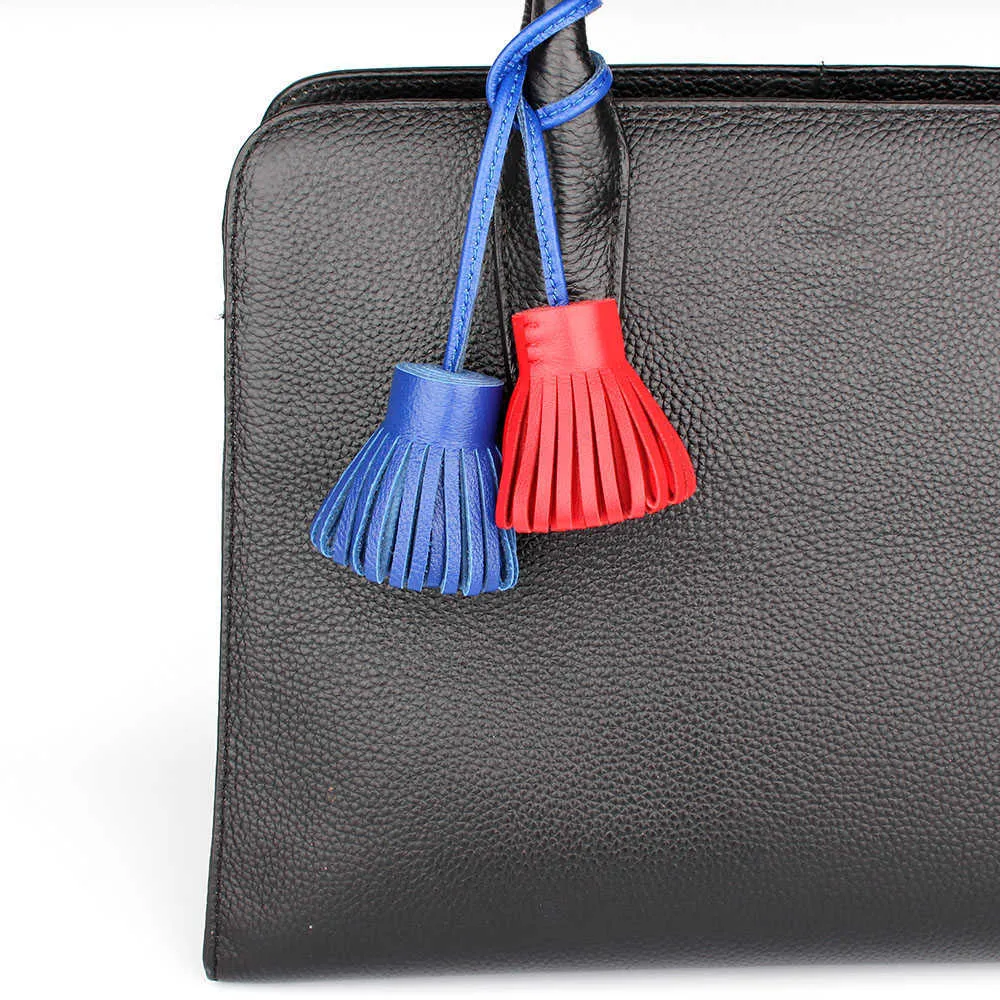Famoso Designer Luxo Moda Soft Genuine Leather Tassel Keychain Pingente Para Mochila Mulheres Meninas Bag Accessories H0915