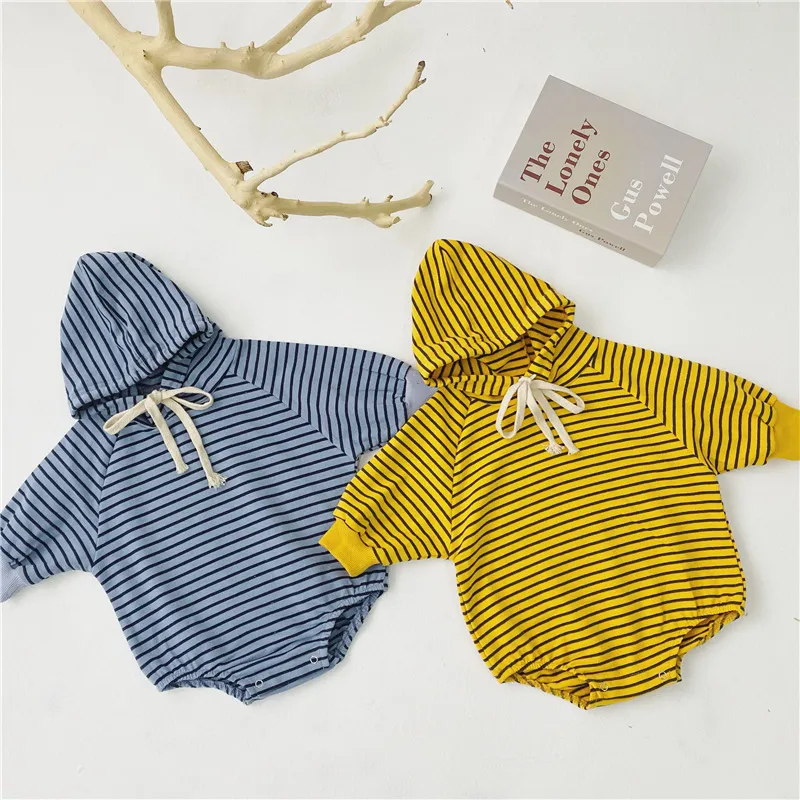 Vårstil Baby Stripe Jumpsuits Boys Girls Hooded One-Pieces Kids Hoodies 210508