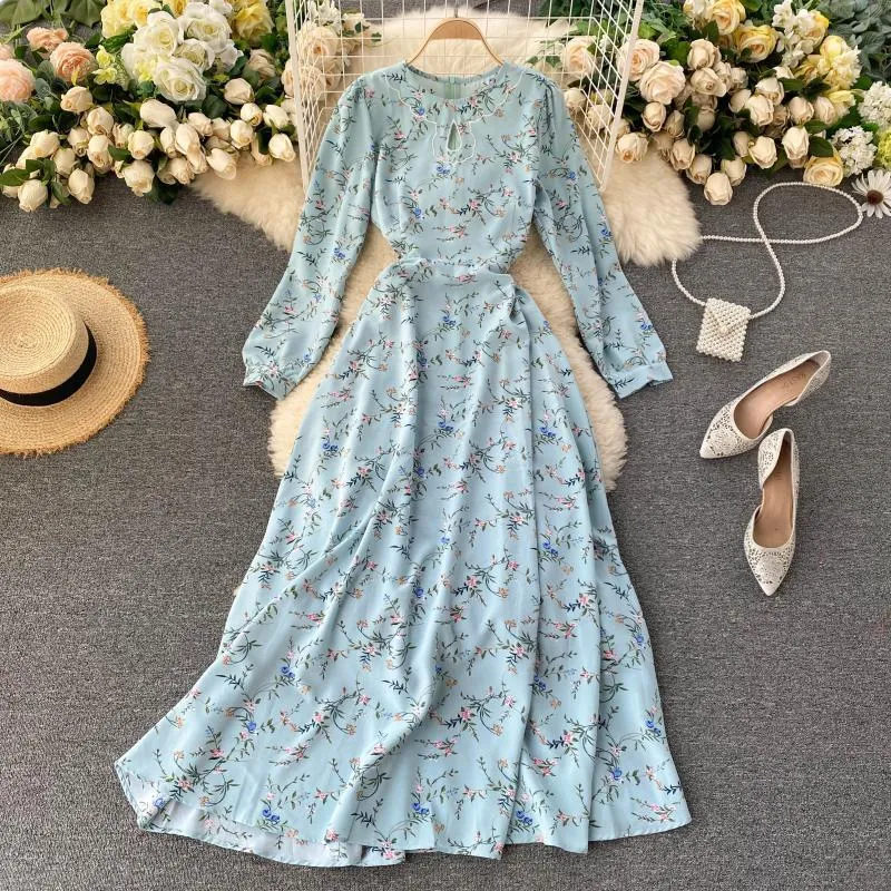 Femmes Français Bleu Floral Maxi Robe Automne O Cou Creux À Manches Longues A-ligne Robe Boho Imprimer Élégant Vacances Longue Robe 210419