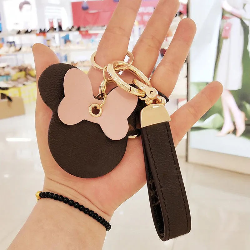 2021 Key Chain Cartoon Fashion Handmased Leather Material Mens and Womens Handbags Pendant Car Keychains Lover Gift255o