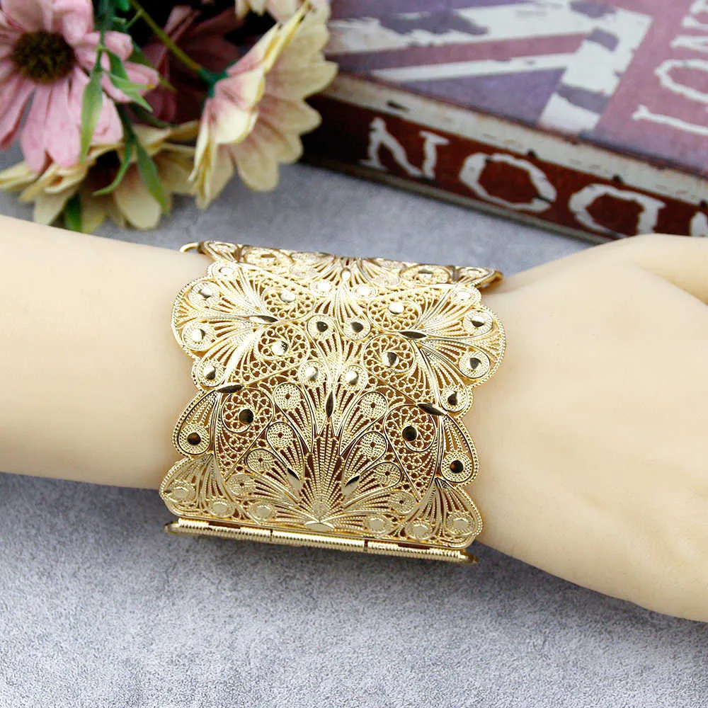 Sunspicems Gold Silver Color Big Size Algeria Morocco Women Bangle Hollow Pattern Cuff Bracelet African Bride Wedding Jewelry Q0719