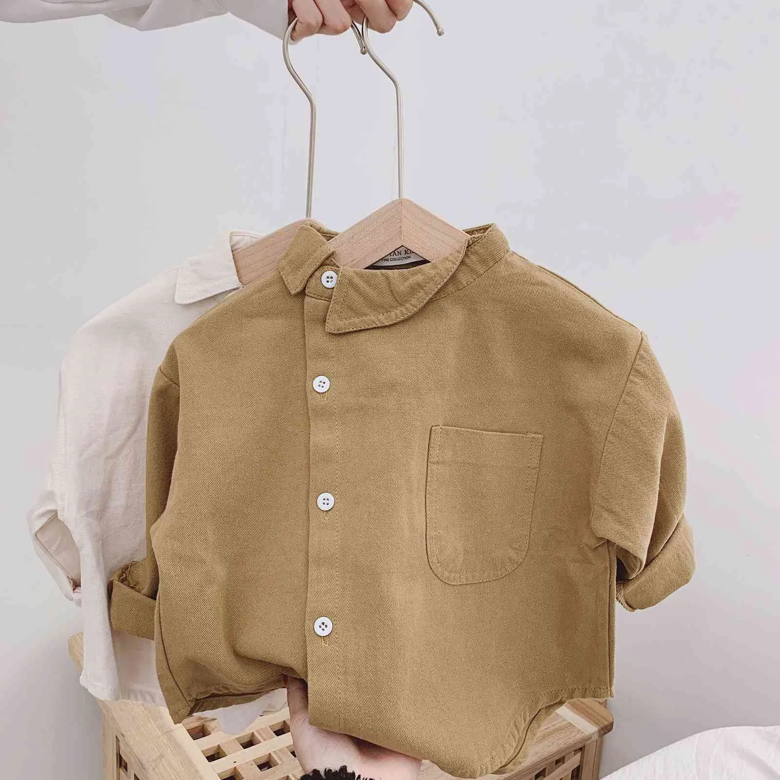 Chemise pour enfants printemps nouveaux garçons col diagonal petit haut bébé deux couleurs chemise bébé garçon vêtements filles Blouse 210331