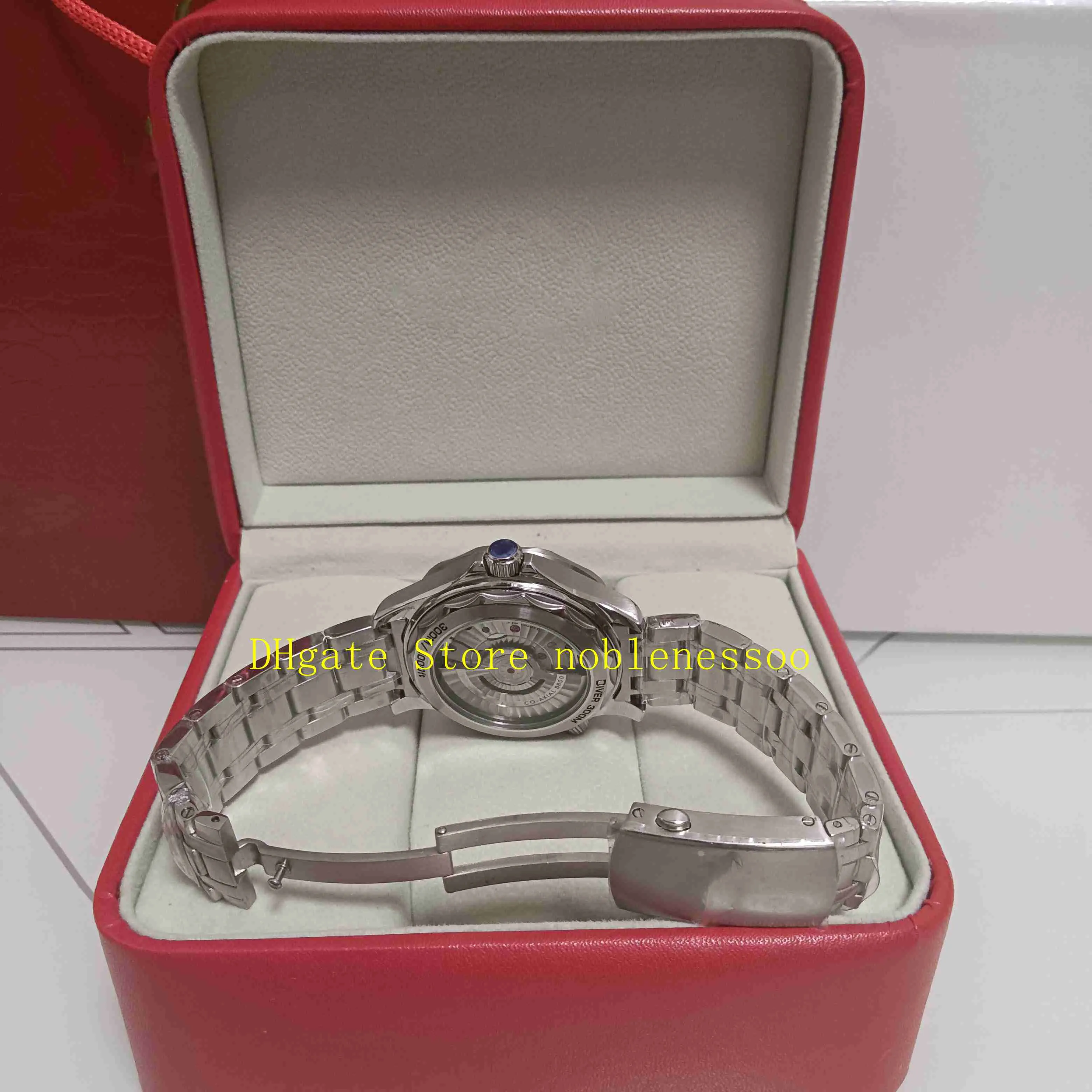 Med original Box Top Mens Cal 8800 Movement Watches Men 42mm Black Dial 300m 007 Diver Sport Armband Wristwatches Automatic Mech302J