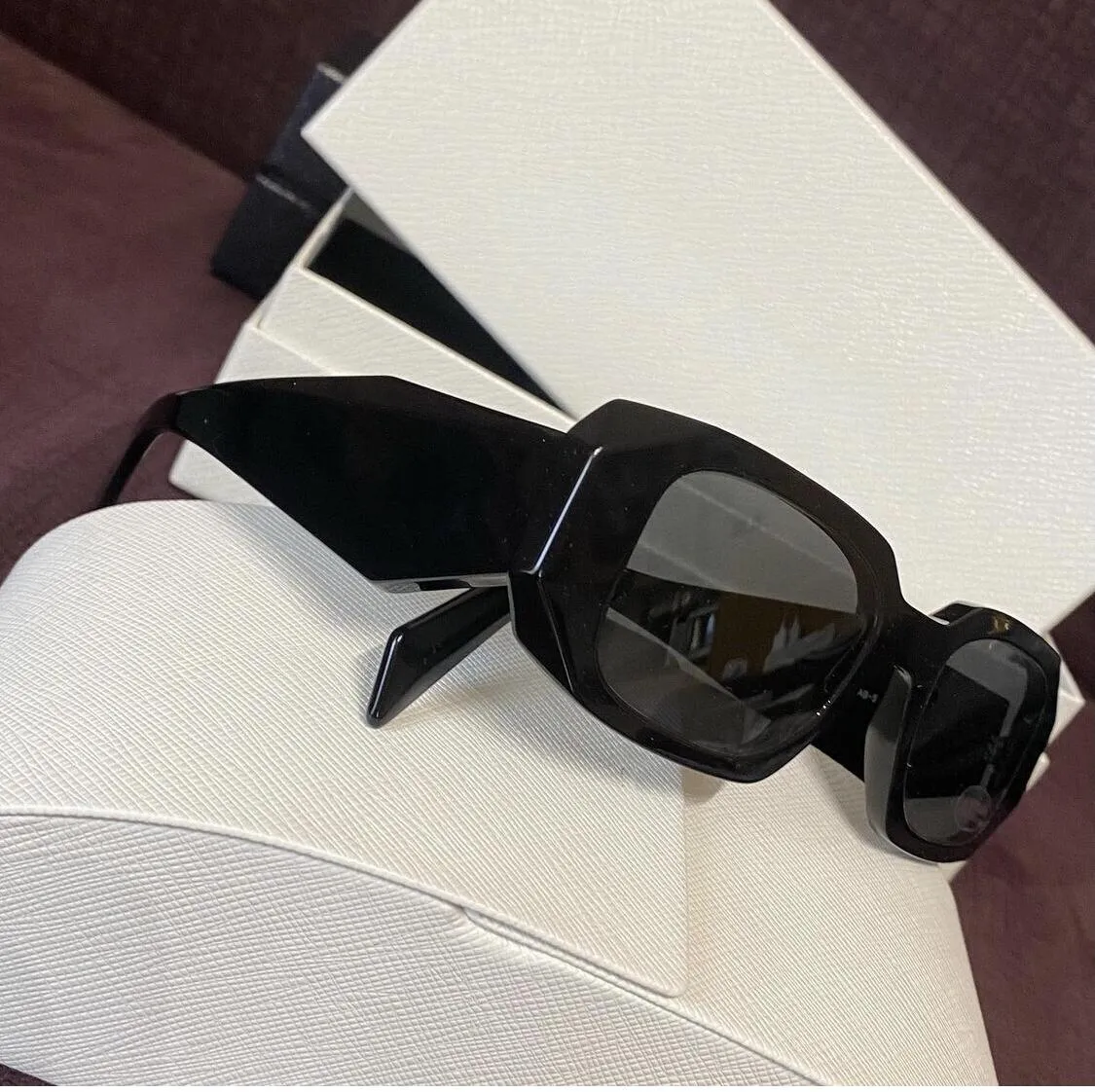 Hip Pop Rhinestone Sunglasses Goggle Beach Unisex Sun Glasses popular For Man Woman Black Color Optional Good Quality285Q