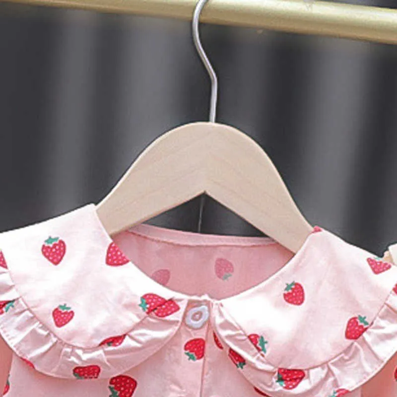 Bear Leader Born Baby Girls Vêtements Ensembles Printemps Mode Infant Strawberry Blouses Robe à bretelles Tenues Princesse Vêtements 210708