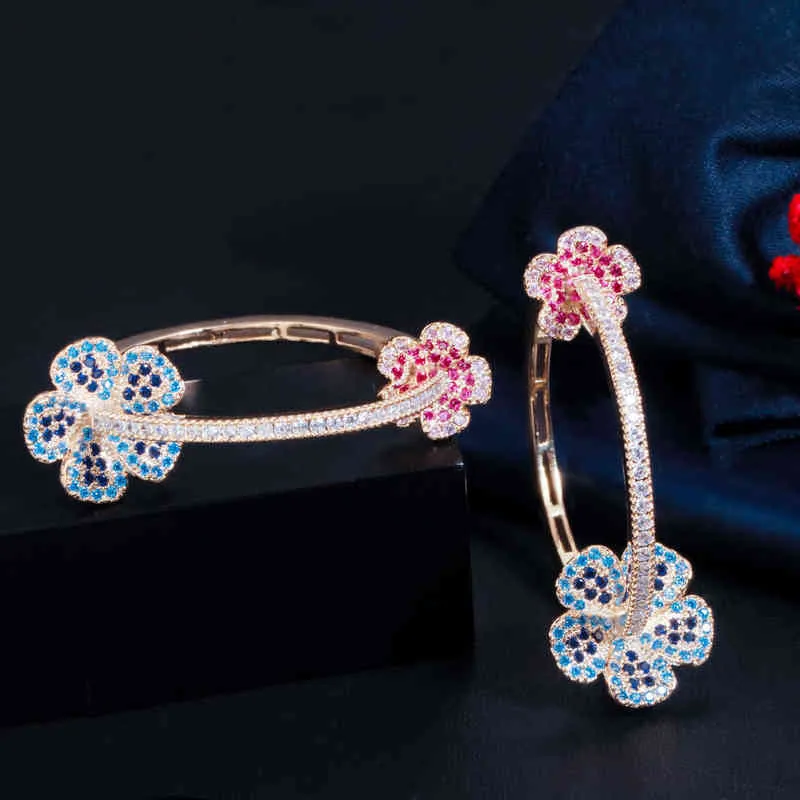 CWWZircons Designer Elegant Micro Pave Blue Red CZ Light Gold Color Big Round Flower Hoop Earrings for Women Jewelry Gift CZ810 21181T