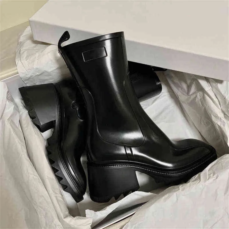 Kvinnor PVC Rainboots Chunky Heel Women Ankel Boots Ladies Tjock Bottom Designer Ladies Rain Shoes Luxury Platform Gummi Boots Y1209