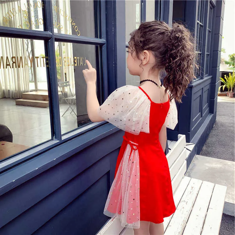 Sommarflickor Dress Star Net Garn Stitching Flying Sleeves Red Princess 2-6 år Mode Barnkläder 210625