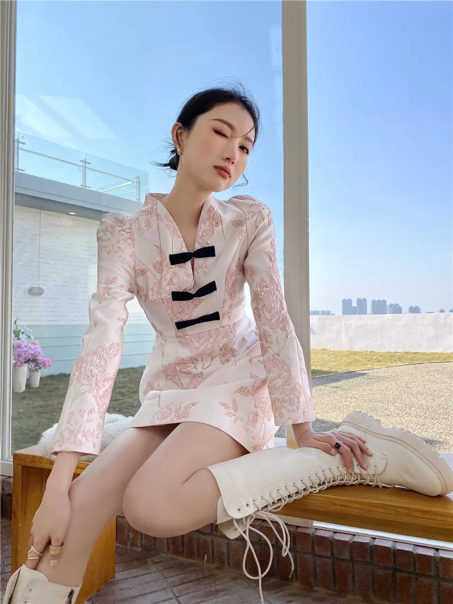 자카드 핑크 빈티지 드레스 여성 긴 소매 튜닉 V 목 선 라인 미니 cheongsam 디자이너 옷 210427