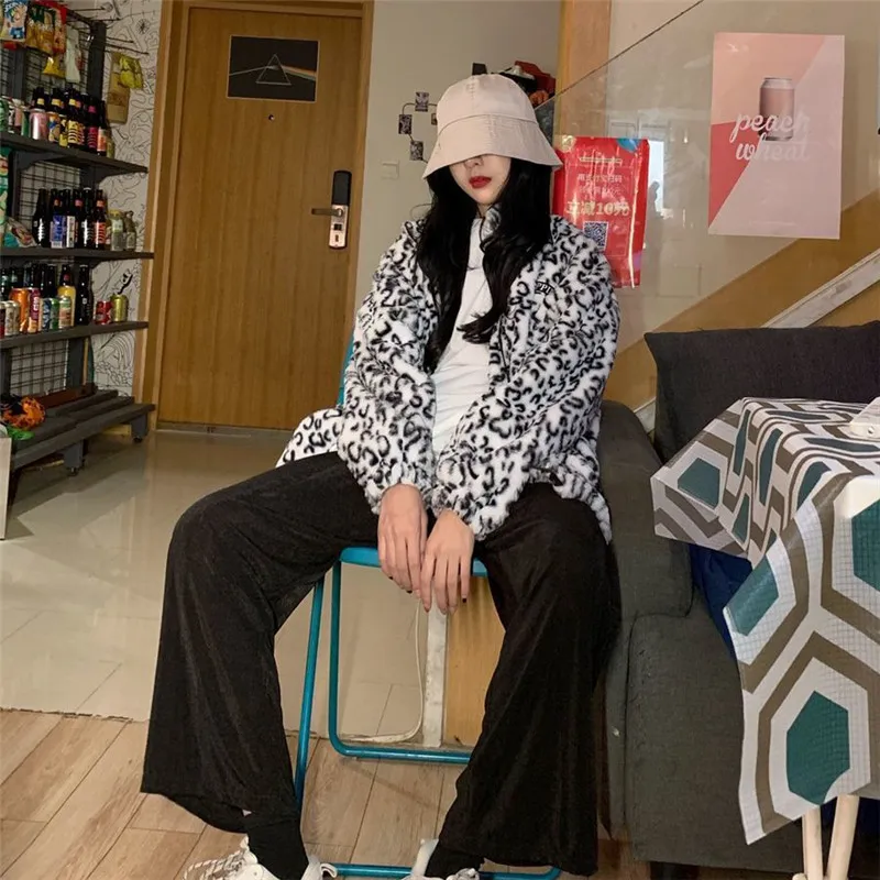 Giacca invernale con stampa leopardata in pelliccia sintetica Harajuku Moda allentata calda Hip-Hop Streetwear Addensare Outwear Oversize 210421
