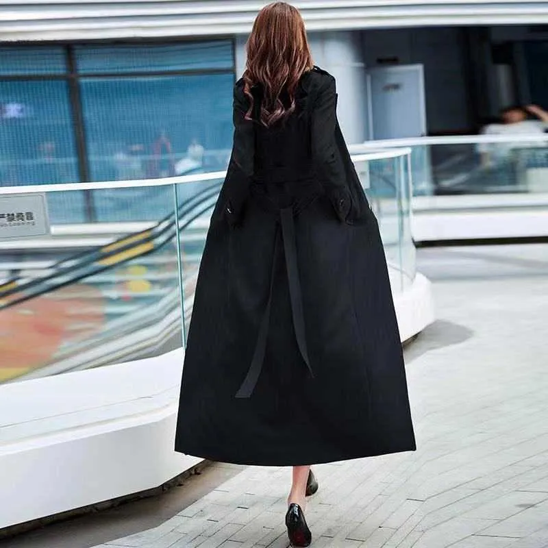 Jesień Długi wykop Kobiety Podwójne piersiowe z pasem Elegancki Slim Solid Beige Coat Damskie Luźne Outwear Windbreaker 210914