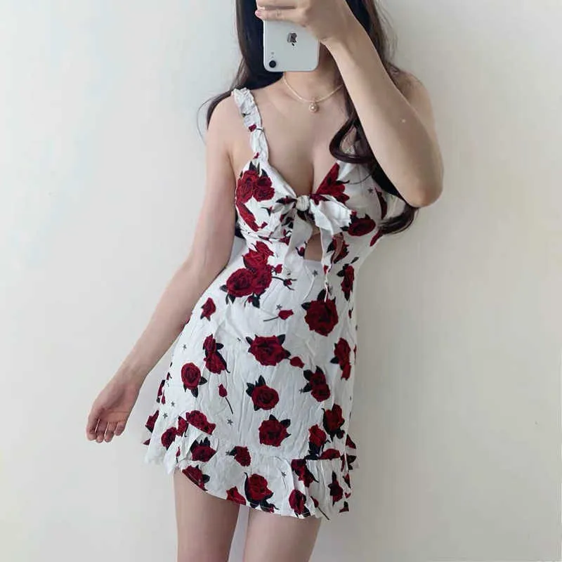 Summer sleeveless dress female sense V-neck hollow rose print fishtail es Retro Black White 210604