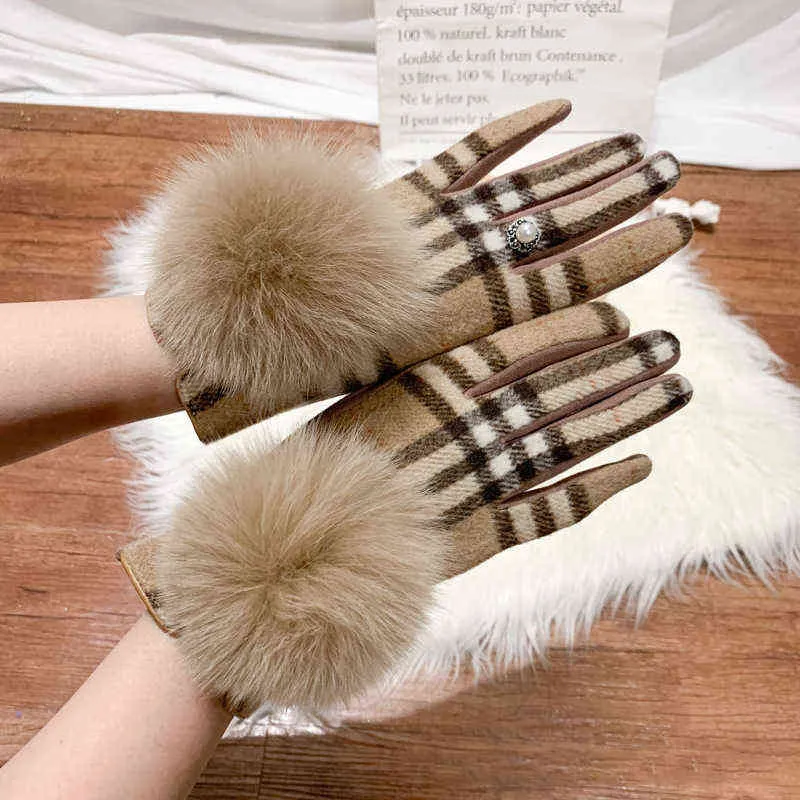 Mulheres039s Luvas de Cashmere Ladies Tela Touch Screen Furry Fur Ball Plaid Wool Luve Mittens S22267 2201135252994