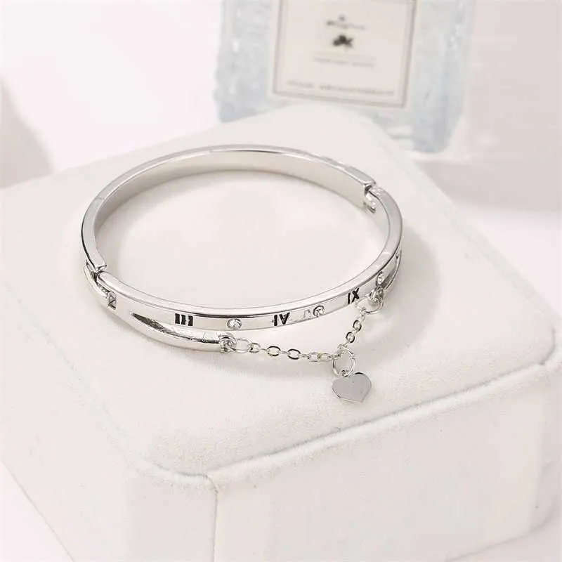 Älskar romerska siffror armband för kvinnor tassel persika hjärta charm temperament koreanska armband smycken pulseras mujer moda 20219983803