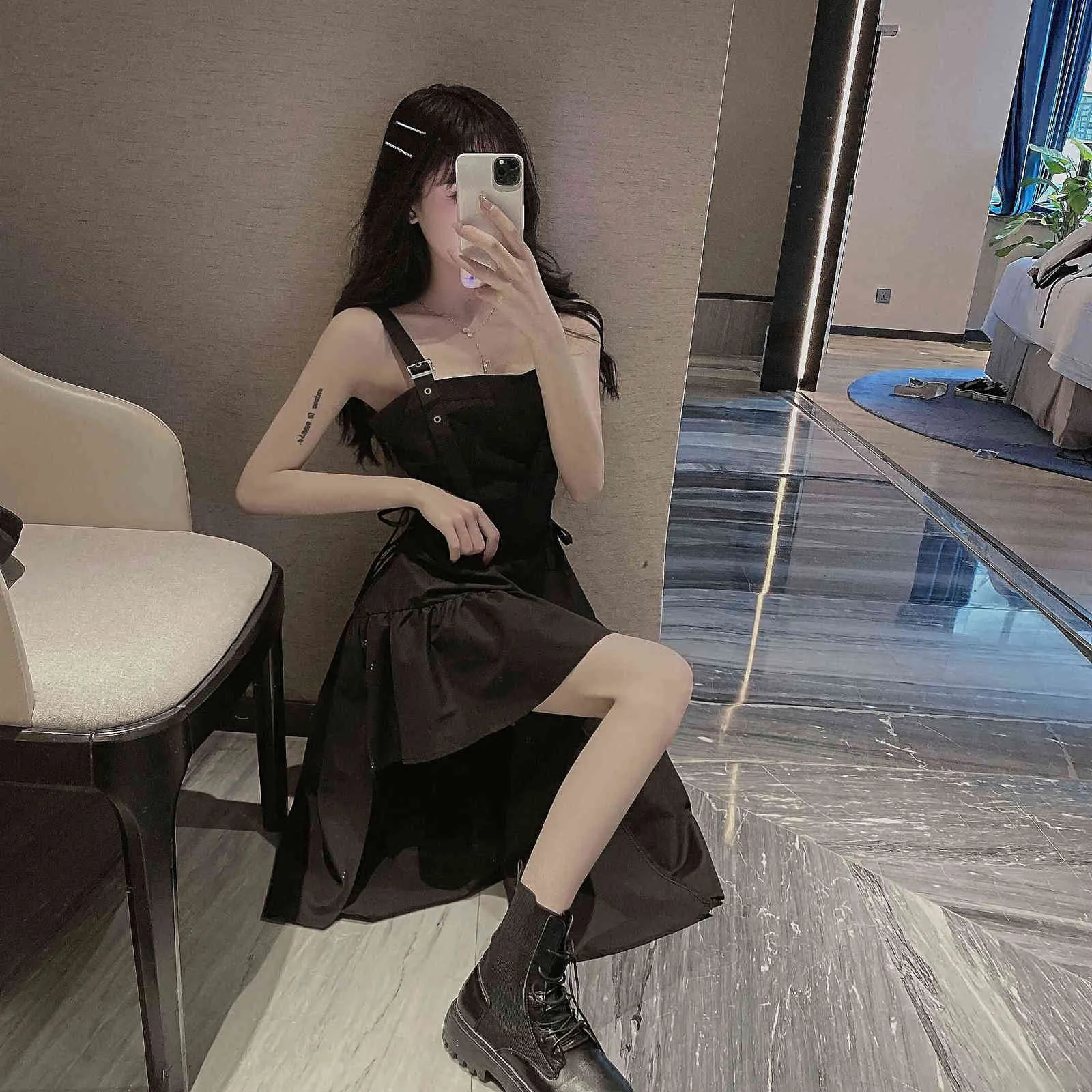 Estilo Japonês Mulheres Streetwear Suspensórios Irregulares Preto Bandagem Vestido Sem Mangas Elegante Casual Slim 210519