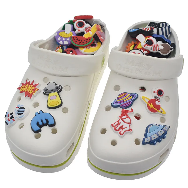 lot gar￧ons filles mignonnes pvc chaussures charmes d￩corations accessoires animaux caricatures jibz pour kids croc gift2308748