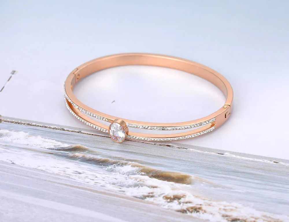 Lokaer moda strass polsino braccialetti braccialetto gioielli titanio acciaio inossidabile ovale cristallo cz braccialetto da sposa le donne B20089 Q0717