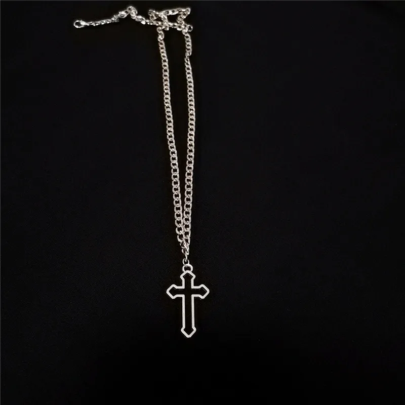 Vintage Gothic Hollow Cross Wisiorek Naszyjniki Srebrny Kolor Cool Street Style Naszyjnik Dla Mężczyzn Kobiety Prezent Hurtownie Neck Jewelry