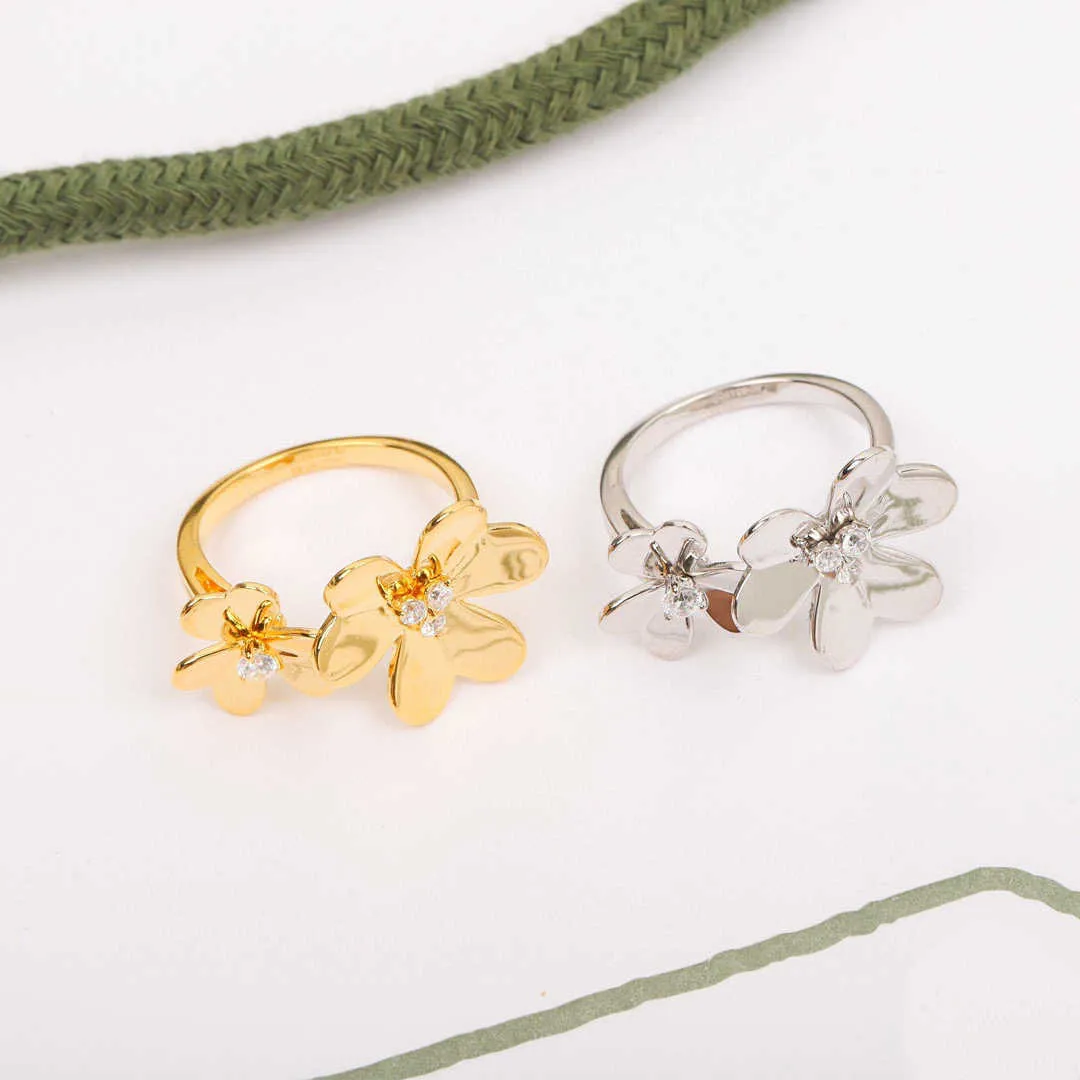 2022 Topp Pure 925 Sterling Silver Jewelry for Women Gold Color Flower Rings Manschett Justerbart bröllop smycken lyxmärke