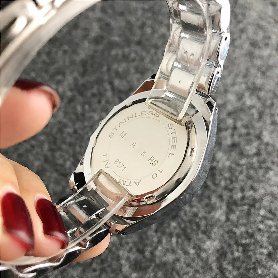 Marka zegarek dla kobiet wielki litery w stylu metalowy zespół kwarcowy zegarek M56290N