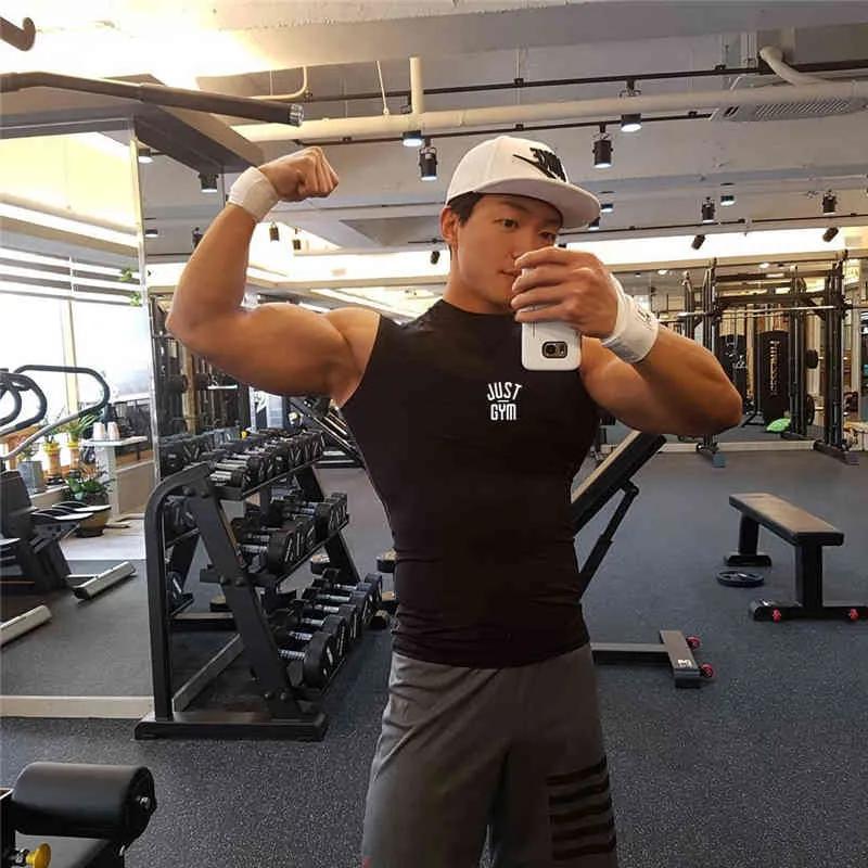 Gym Tank Topp Män Fitness Bodybuilding Kläder Workout Snabb torr Ärmlös Skjorta Manlig Sommar Casual Singlet Compression Vest 210421