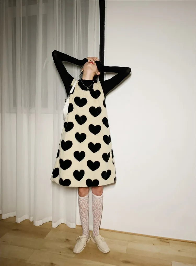 Pelzige Kawaii Winterkleider für Frauen Herzdruck ärmelloses süßes Tankkleid koreanische Modekleidung 210427