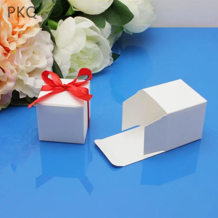 50 pezzi di carta kraft vuota scatola di imballaggio piccola scatola di cartone regalo di sapone fatto a mano gioielli artigianali di nozze caramelle con nastro ZHL1200225t