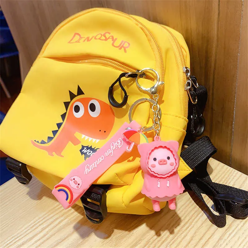 Nette 3D Regenmantel Schwein Schlüsselbund Band Kawaii Cartoon Tier Silikon Tasche Rucksack Anhänger Frauen Männer Mädchen Damen Schlüssel Kette Haustier geschenk G1019