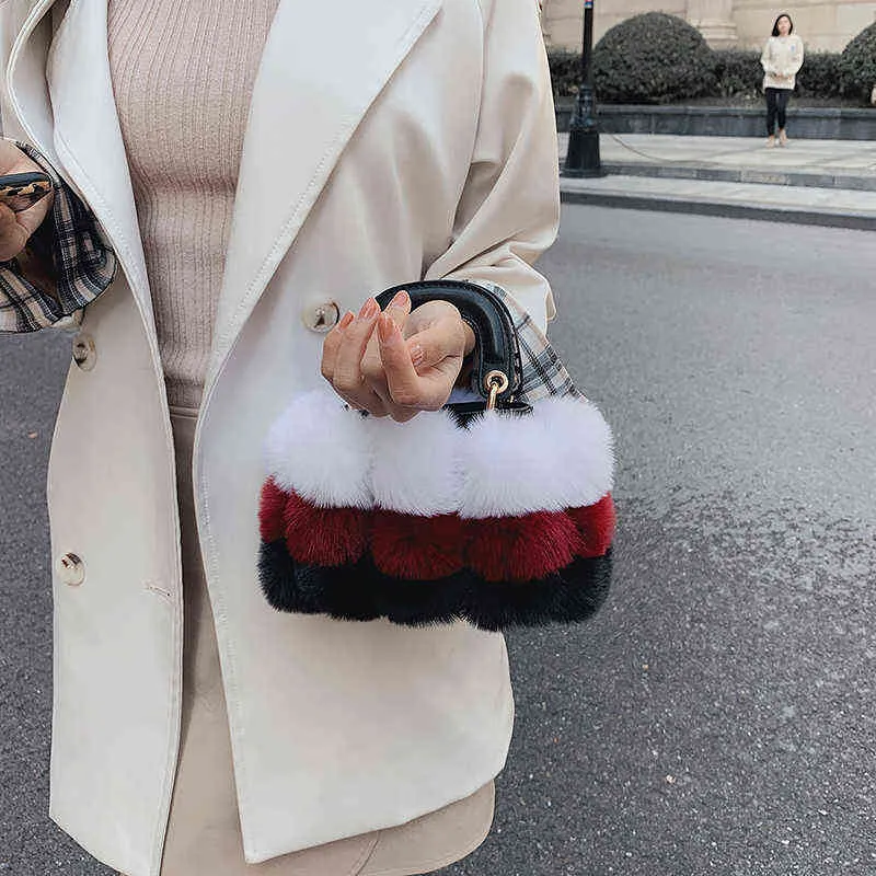 ブランドデザイナーぬいぐるみファックスの毛皮トートハンドバッグ冬の女性のショルダーバッグ買い物客の小さなトップハンドルバッグ