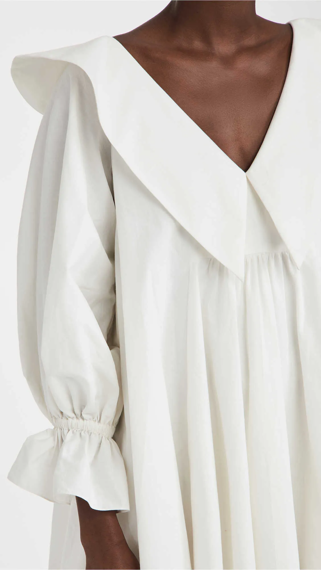 Mini robe blanche pour femmes élégant col en v poignet papillon manches conçu une ligne robe de soirée décontracté lâche robe douce été 210630