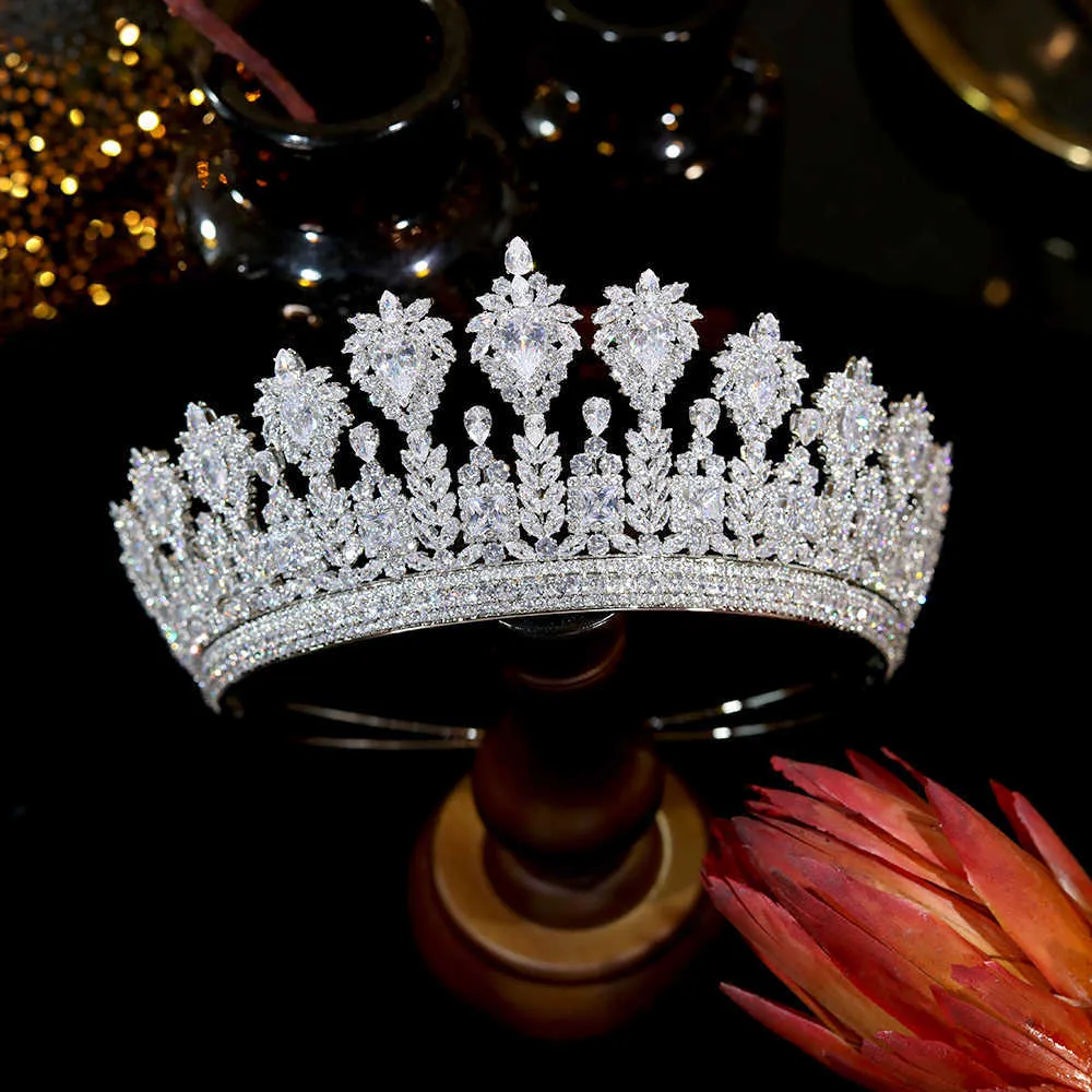 Klasyczna ślubna korona ślubna opaska złota i zielona królowa tiara Crystal party akcesoria do włosów 210707