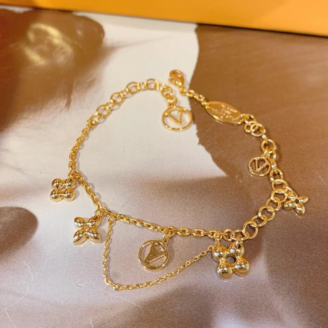 Designer de moda colar pulseira pingente charme pulseiras ouro amor v colar feminino colares pulseiras pingentes de luxo corrente 2202306c