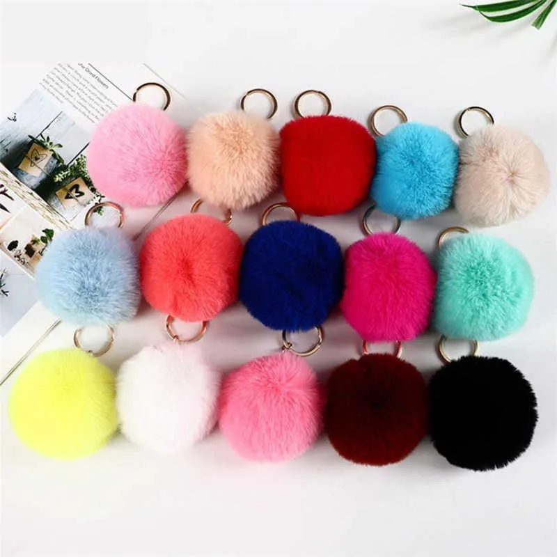 Pompom Keychain Bulk Pom Balls Fluffy Keyring Women Keychains for Car Bag Keys Accessories Faux Rabbit Fur Key Chain H0915