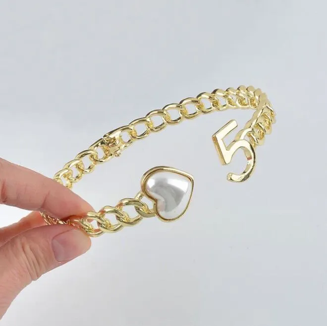 Modedesigner 18k guld dam choker halsband lyxiga smycken halsband elegant hjärtformade pärlhalsband kvinnor bröllop clavicle205x