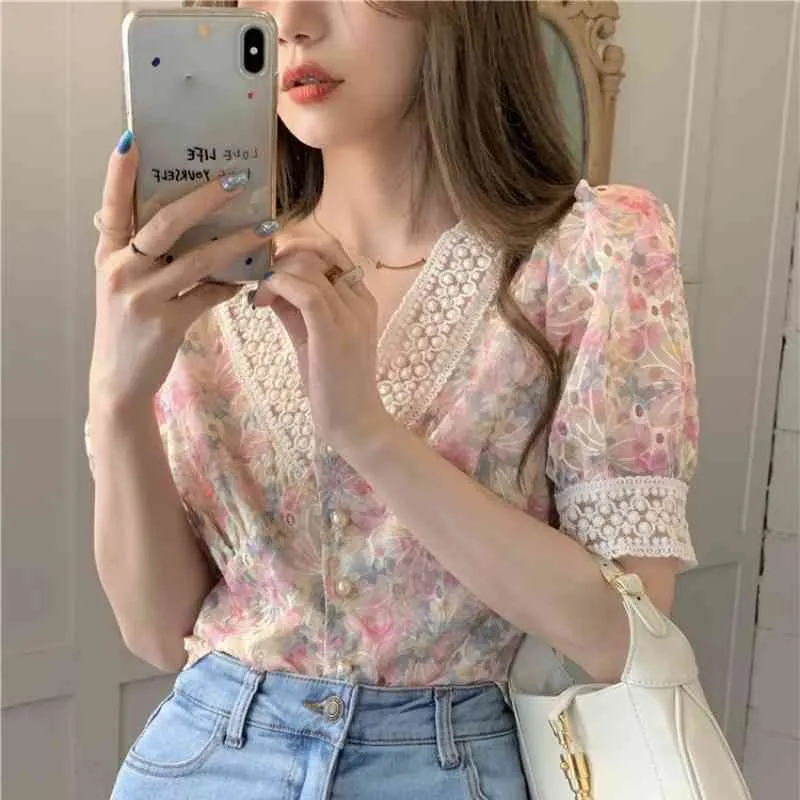 Ezgaga Lace Patchwork Floral Blouse Women V-Neck Elegant Short Sleeve Pearl Button Summer Korean Chic Ladies Shirts Slim Fashion 210430