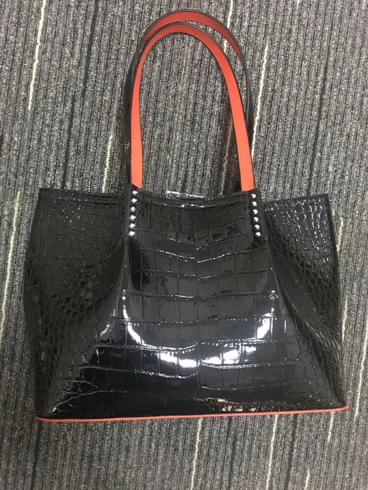 ファッションバッグカバタデザイナートートリベット本物の革の赤いボトムハンドバッグコンポジットハンドバッグ有名な財布ショッピングバッグブラックWhi222m