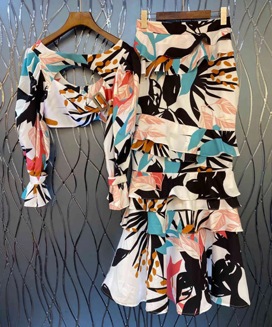 Free Summer Women's Printed Skirt Set Lantern Sleeve Hollow Top & Irregular Elegant Two-piece Fashion 210524