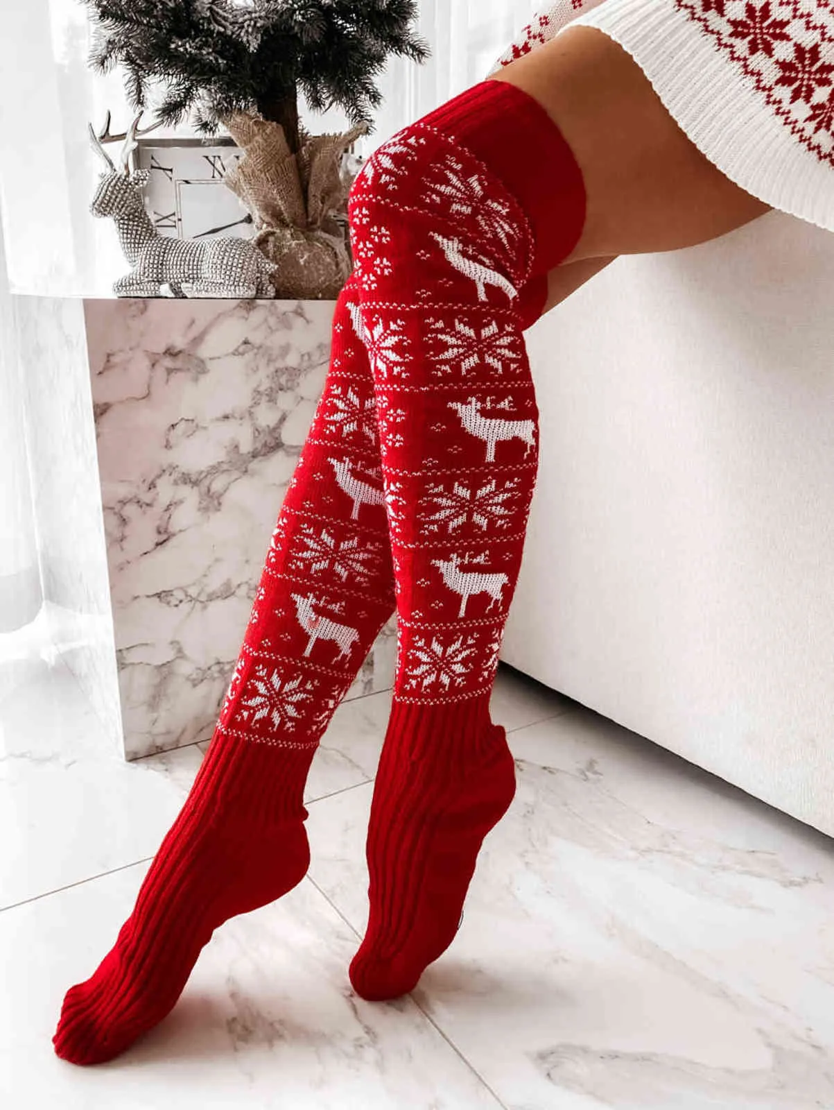 Bas de Noël Bas longs tricotés pour femmes pour filles dames femmes hiver chaussettes tricotées chaudes cuisse haute sur les chaussettes du genou Y1119