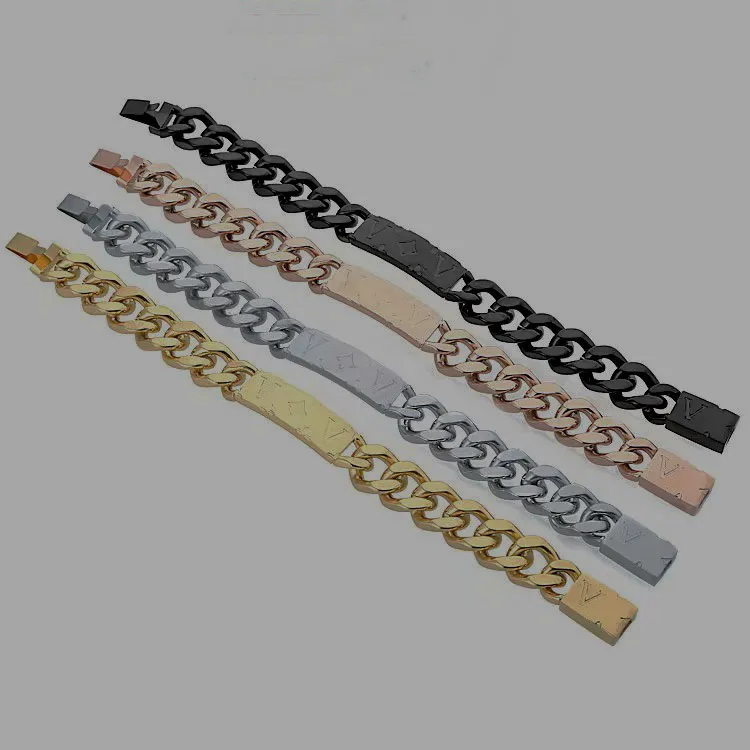 Europa Amerika Modestijl Mannen Dame Vrouwen Titanium stalen dikke kettingarmband met gegraveerde V Initialen Bloem Vierkante hanger M62269a