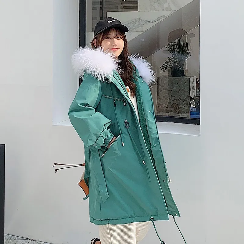 冬の女性のジャケットコットンコートウォームロングパーカーのフェイクの毛皮のライナーカラーフード付きのoutwear 210423