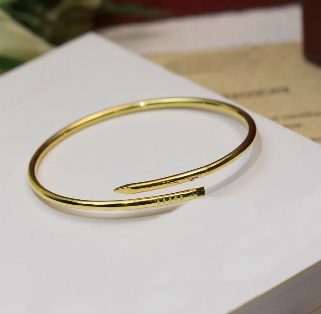 V material de ouro luxo qualidade charme clássico excelente fino estilo pulseira charme aberto designer jóias bijoux para senhora we271g