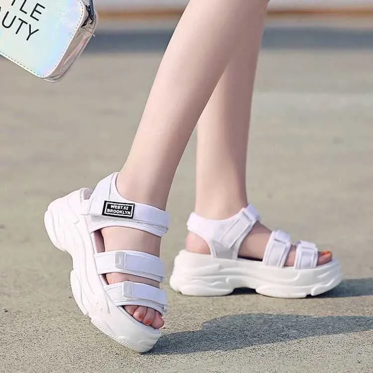 2021 Ny sommar mode gladiator platt skor damer sandaler damer chunky strand sandaler denim Bekväma sandaler y0721