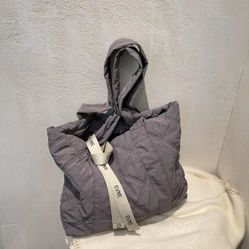Höst- och vinterhandväska Kvinnor 2021 Fashion Down Shoulder Bag stora kapacitet Bomullsbadsjacka Tygväska