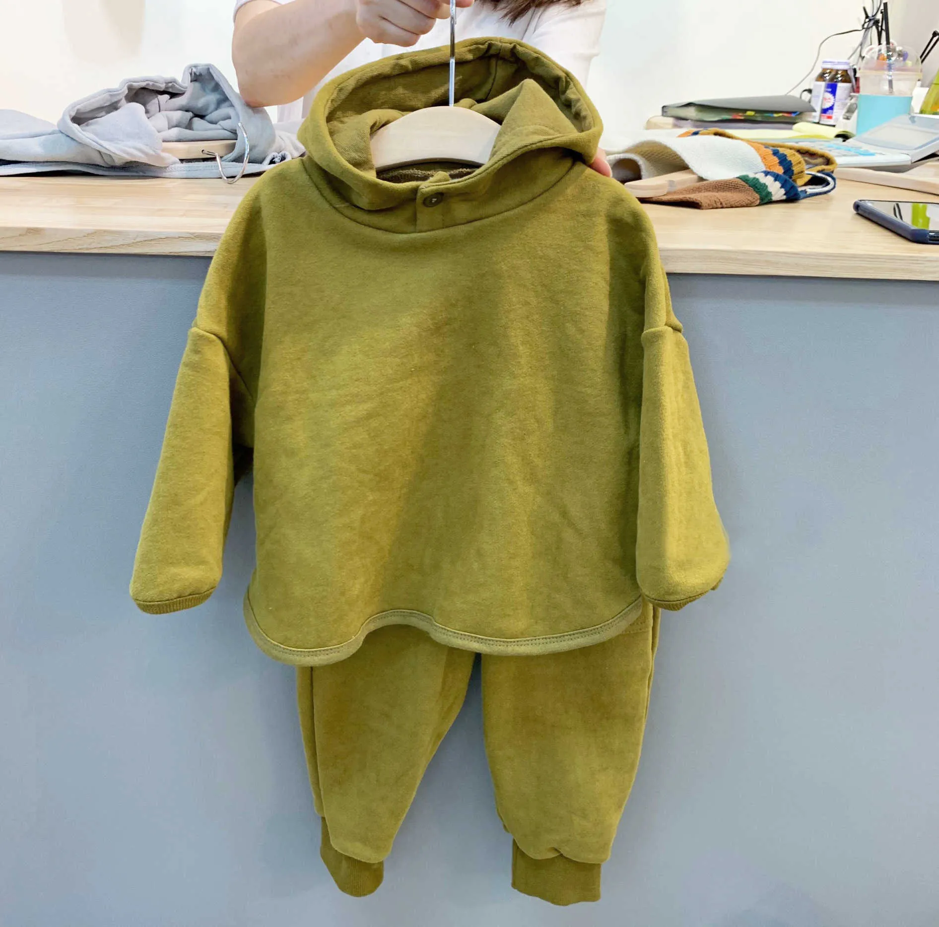 Autunno di abbigliamento bambini coreani ragazzi e ragazze moda semplice top con cappuccio + pantaloni in cotone bambini vestito da 2 pezzi X0902