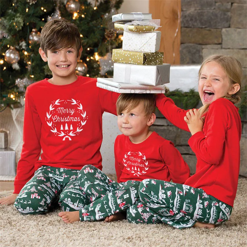 Parentchild Set Family Look Pajamas Tops Father Mother Son Daughter Printed Home Clothes Christmas Casual Tshirt 210516287717800