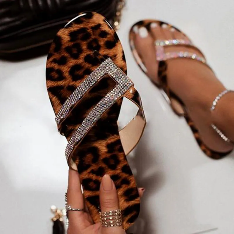 Femmes Sandales d'été Imprimé léopard Lady Fashion Strass Plus Taille 35-43 Bouche peu profonde Plat Solide Bouche de poisson Sandales Chaussures C0410