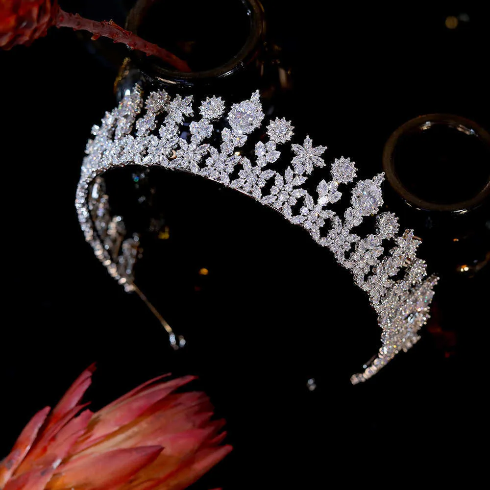 Luxury Wedding CZ Crown Bridal Crystal Headdress Prinsessan Queen Beauty Pagant Kronor Förlängning Tiara Bröllop Hår Tillbehör X0625