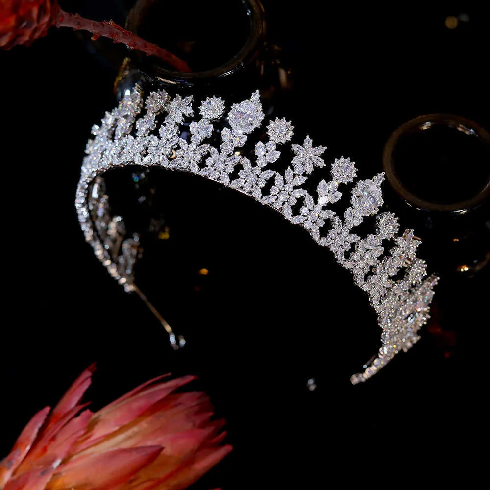 Mariage de luxe CZ Couronne de mariée en cristal Coiffe Princesse Reine Beauté Pageant Couronnes Allonger Tiara Accessoires de cheveux de mariage X0625
