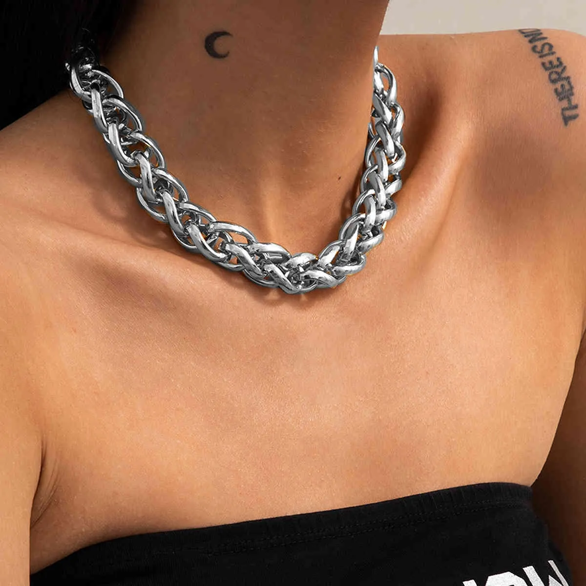 Europäischen Und Amerikanischen Metall Kalten Wind Schmuck Mit Punk Retro Woven Twist Dicke Kette Halskette Für Weibliche Party Geschenke Großhandel