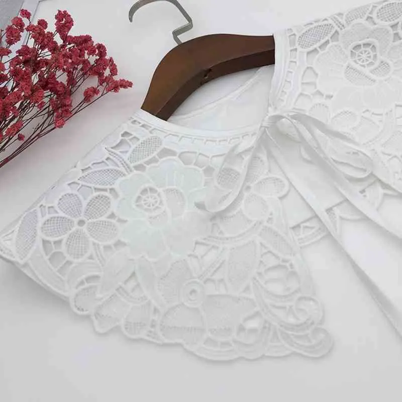 Dubbelskikt Fake Collar Shawl Sweet Brodery Floral Lace Dekorativ Halsband Halvtröja Hollow Mini Poncho Capelel